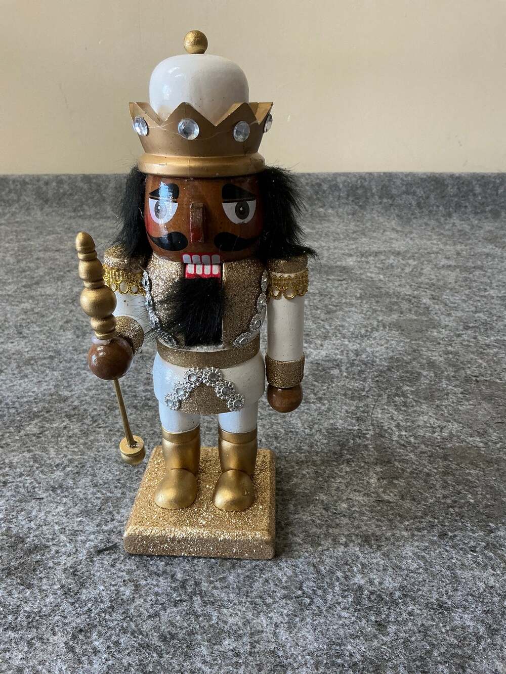 NWOT White & Gold Nutcracker Christmas Holiday 9" Figurine
